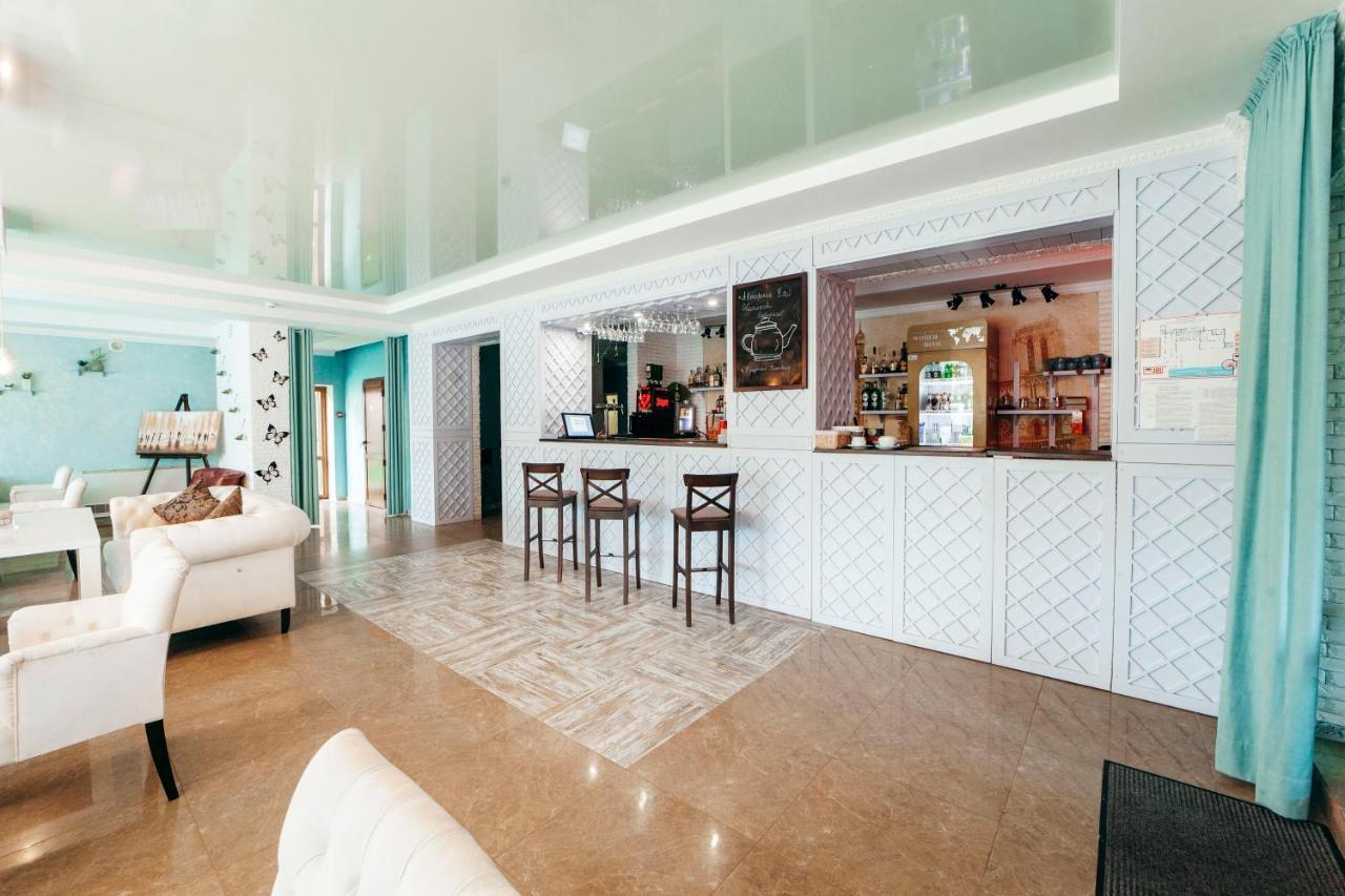 Hotel Butterfly Sadove Bagian luar foto